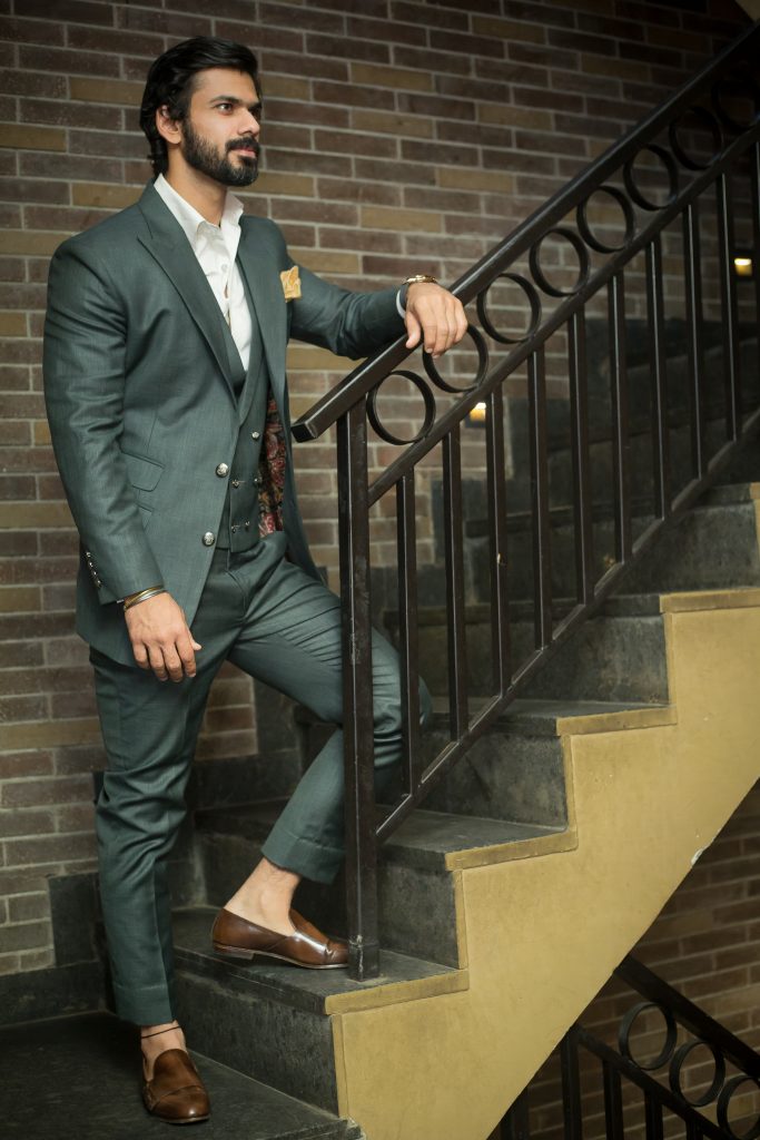 plain bottle green suit